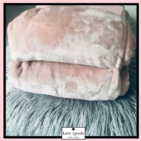 Kate Spade Fleece Plush Queen Pink Blanket - Picture 4 of 7